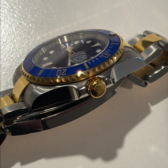 Rolex Blue and Gold Dive Watch - Picture 6 of 12